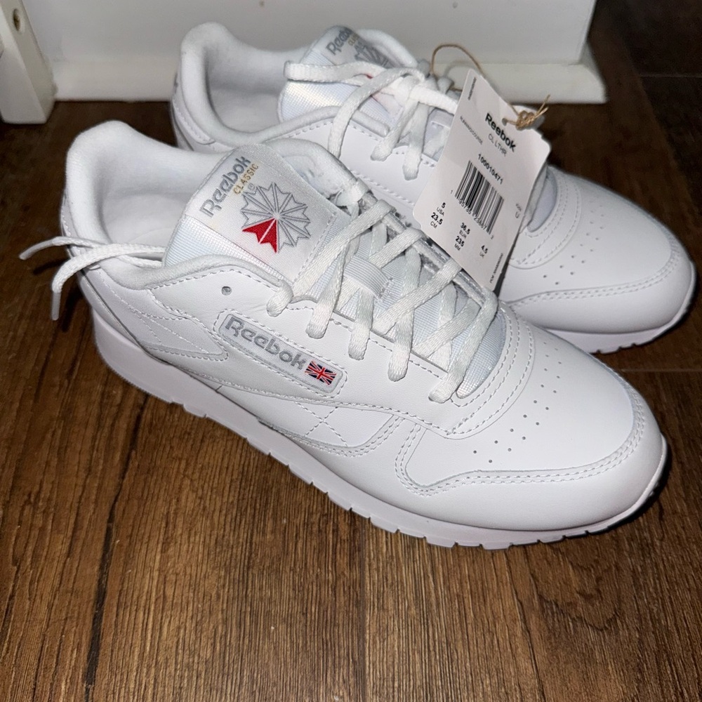 New In Box Reebok White Leather Sneakers